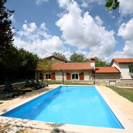 Gemuetliches In Ruzici Mit Offenem Kamin Σπίτι διακοπών Nedeščina