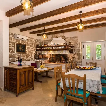Gemuetliches In Ruzici Mit Offenem Kamin Holiday home Nedescina